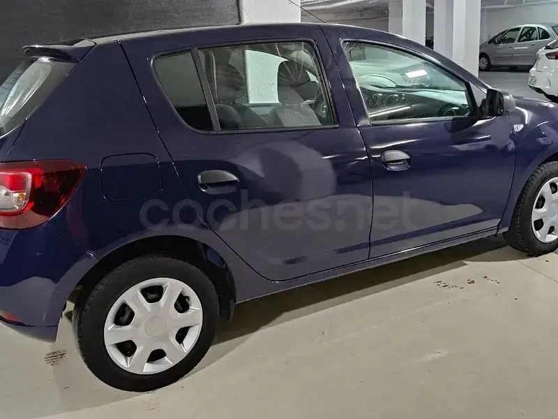Usado Dacia Sandero Lauréate 90 CV (66 kW) 2015 Azul Berlina