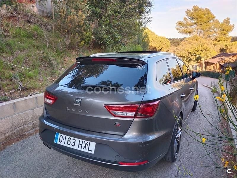 Usado Seat Leon ST FR 122 CV (89 kW) 2014 Gris / plata Familiar