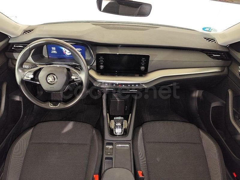 Usado Skoda Octavia 110 CV (80 kW) 2022 Blanco Familiar