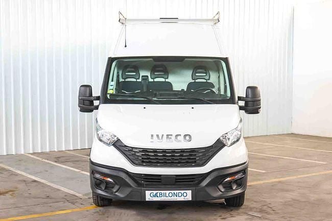 Usado Iveco Daily 135 CV (99 kW) 2020 Blanco Berlina
