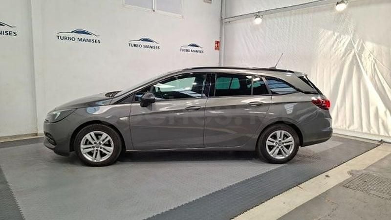 Usado Opel Astra Ultimate 145 CV (106 kW) 2021 Gris / plata Familiar