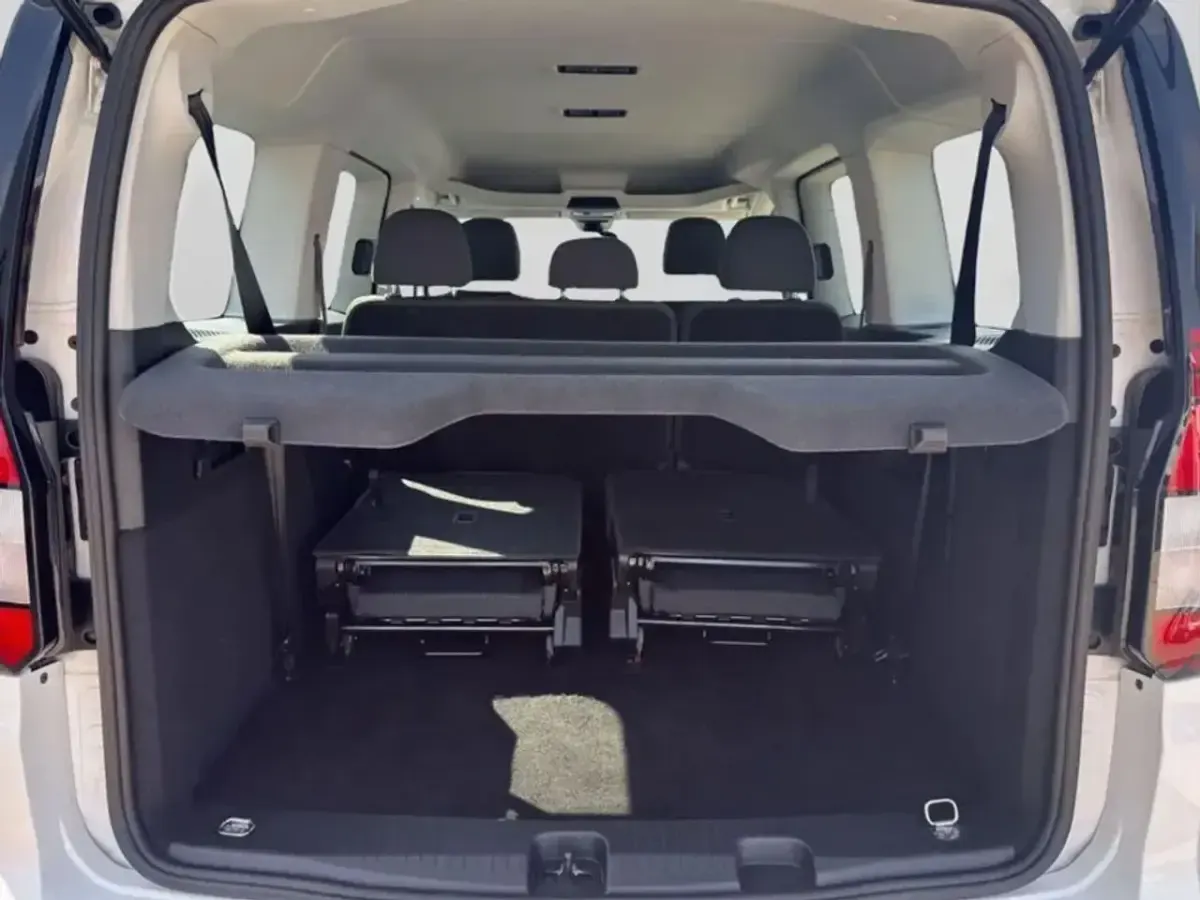 Usado VW Caddy 102 CV (75 kW) 2025 Blanco Monovolumen
