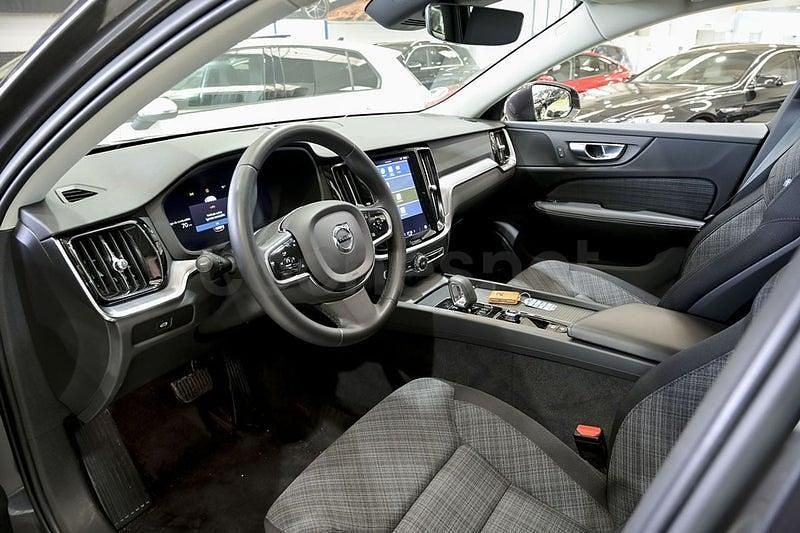 Usado Volvo V60 CC Core 197 CV (144 kW) 2024 Marrón Familiar