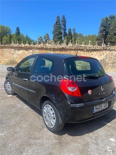 Negro Usado 2008 Renault Clio II Authentique Berlina | 1600 € (Super precio) - Imagen 1/4
