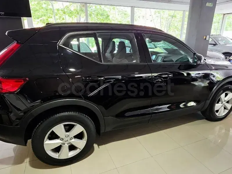 Usado Volvo XC40 Momentum 150 CV (110 kW) 2018 Negro SUV