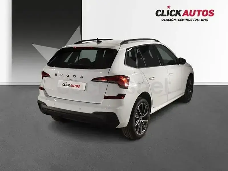 Usado Skoda Kamiq Sport 115 CV (84 kW) 2025 Blanco SUV