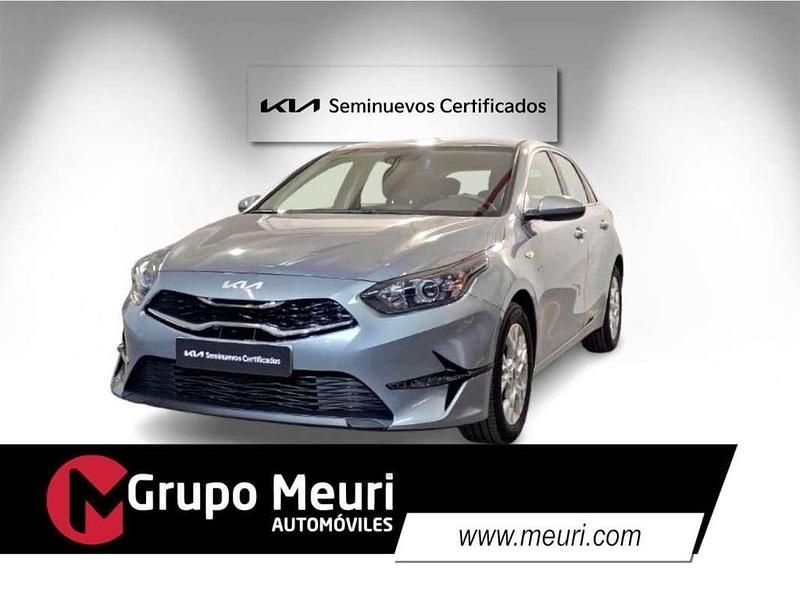 Plateado Usado 2023 Kia Ceed Utilitario | 18.682 € (Precio justo) - Imagen 1/4