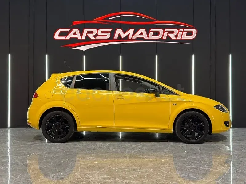 Usado Seat Leon Stylance 105 CV (77 kW) 2008 Amarillo Utilitario