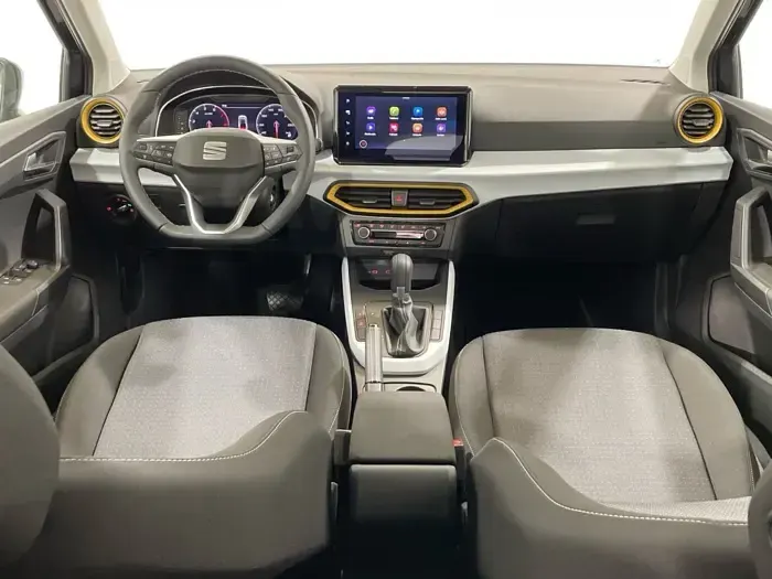 Usado Seat Arona Style 115 CV (84 kW) 2024 Gris SUV