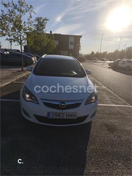 Blanco Usado 2011 Opel Astra Sportive Familiar | 3700 € (Precio justo) - Imagen 1/4