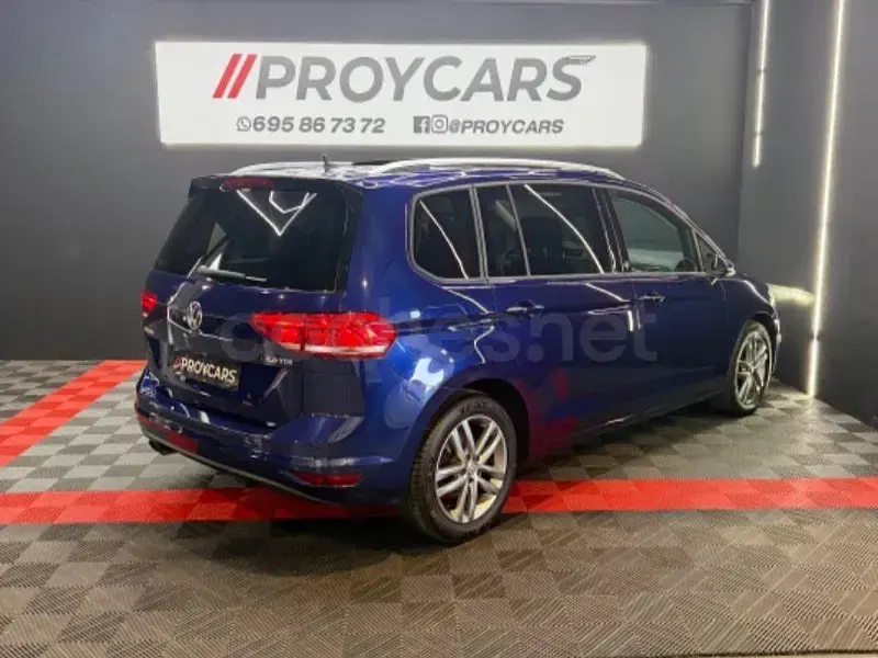 Usado VW Touran Sportline 150 CV (110 kW) 2017 Azul Monovolumen