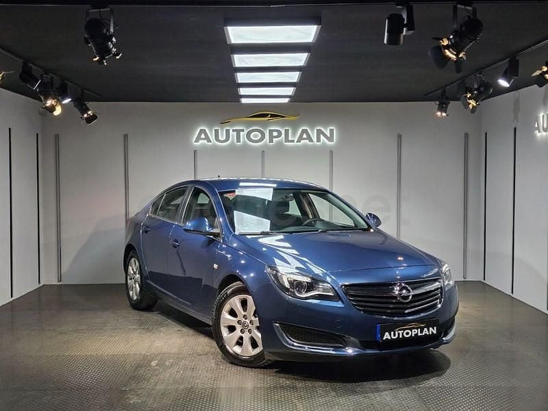 Usado Opel Insignia Business 136 HP (100 kW) 2017 Azul Sedan