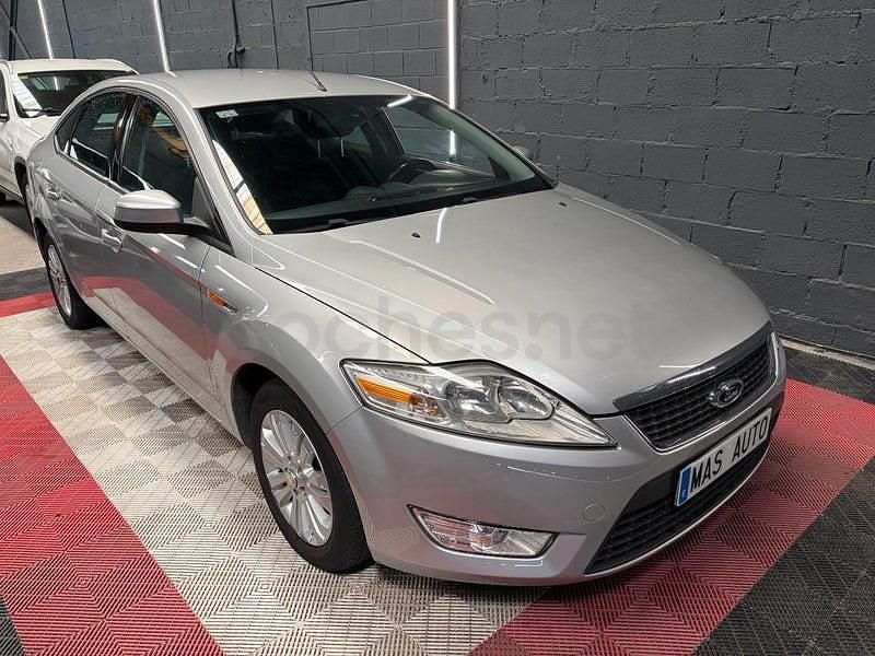 Usado Ford Mondeo Trend 140 CV (102 kW) 2007 Gris / plata Berlina
