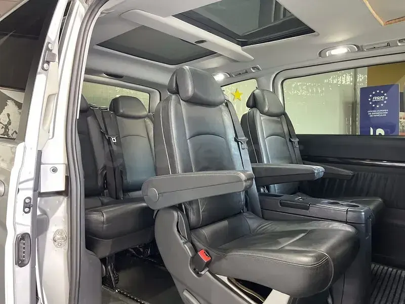 Usado Mercedes Viano 150 CV (110 kW) 2009 Gris / plata Monovolumen