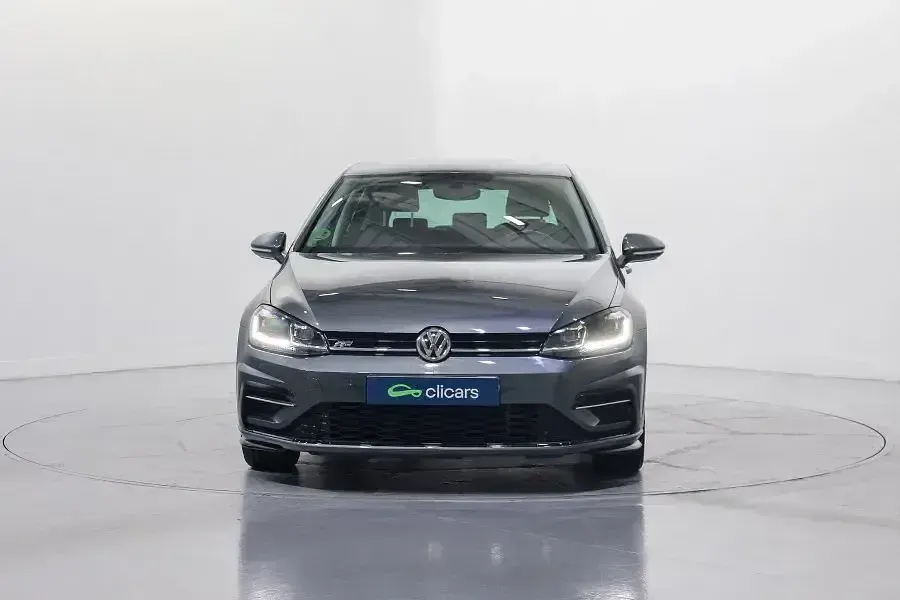 Usado VW Golf VII Advance 150 HP (110 kW) 2020 Cinzento Sedan