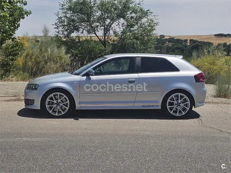 Usado Audi S3 265 CV (194 kW) 2006 Gris / plata Utilitario