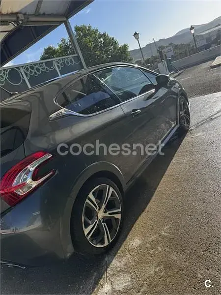 Usado Peugeot 208 GTi 200 CV (147 kW) 2014 Gris / plata Utilitario