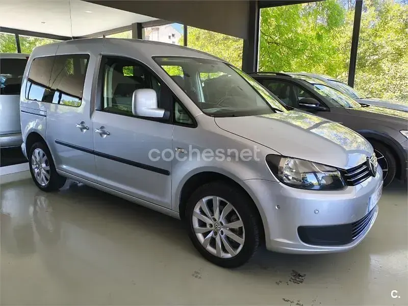 Usado VW Caddy Trendline 102 CV (75 kW) 2014 Gris / plata Monovolumen