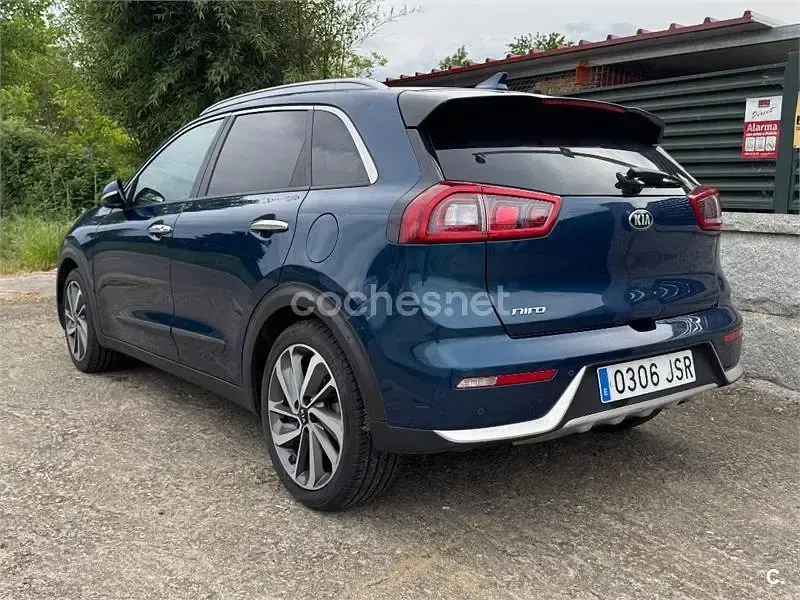 Käytetty Kia Niro 141 HP (103 kW) 2016 Sininen Katumaasturi