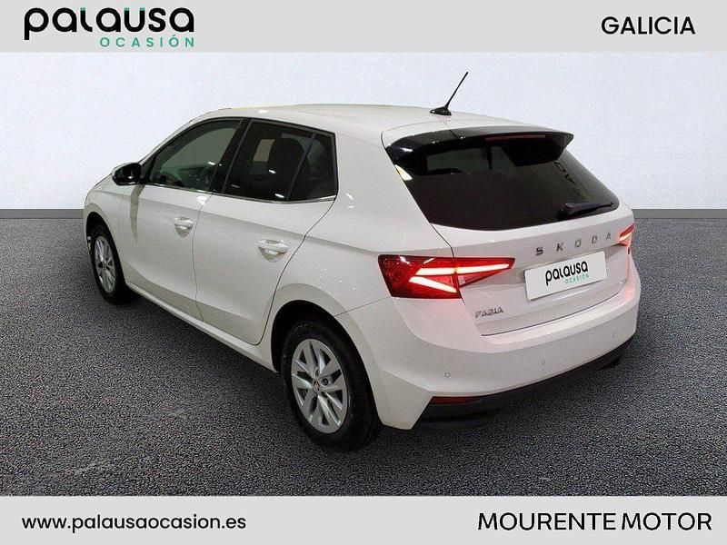Usado Skoda Fabia Selection 95 CV (69 kW) 2024 Blanco Berlina