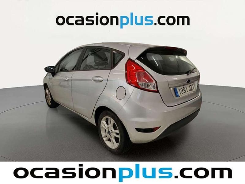 Usado Ford Fiesta Trend 82 CV (60 kW) 2017 Plateado Utilitario