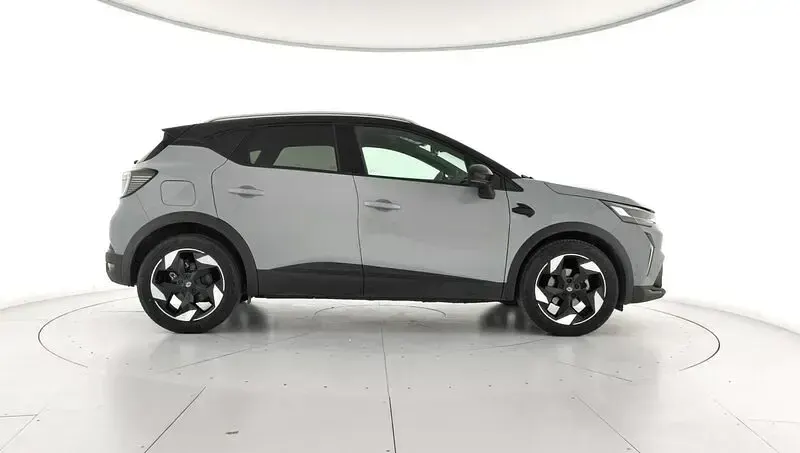 Usado Renault Captur Techno 100 CV (73 kW) 2025 Gris SUV