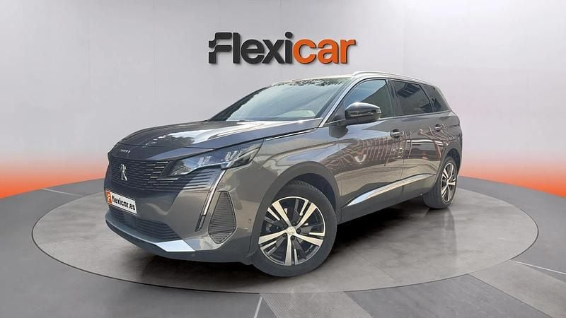 Usado Peugeot 5008 Allure 131 CV (96 kW) 2023 Gris SUV
