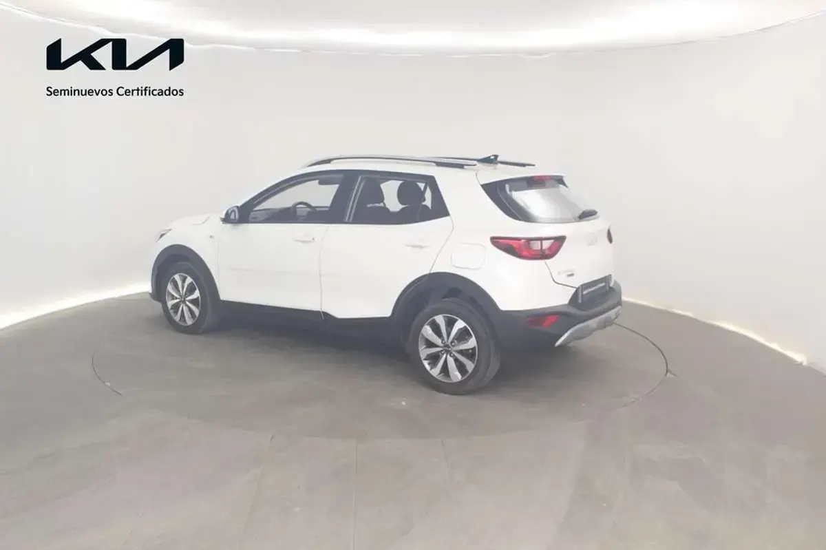 Usado Kia Stonic 101 CV (74 kW) 2026 Blanco SUV