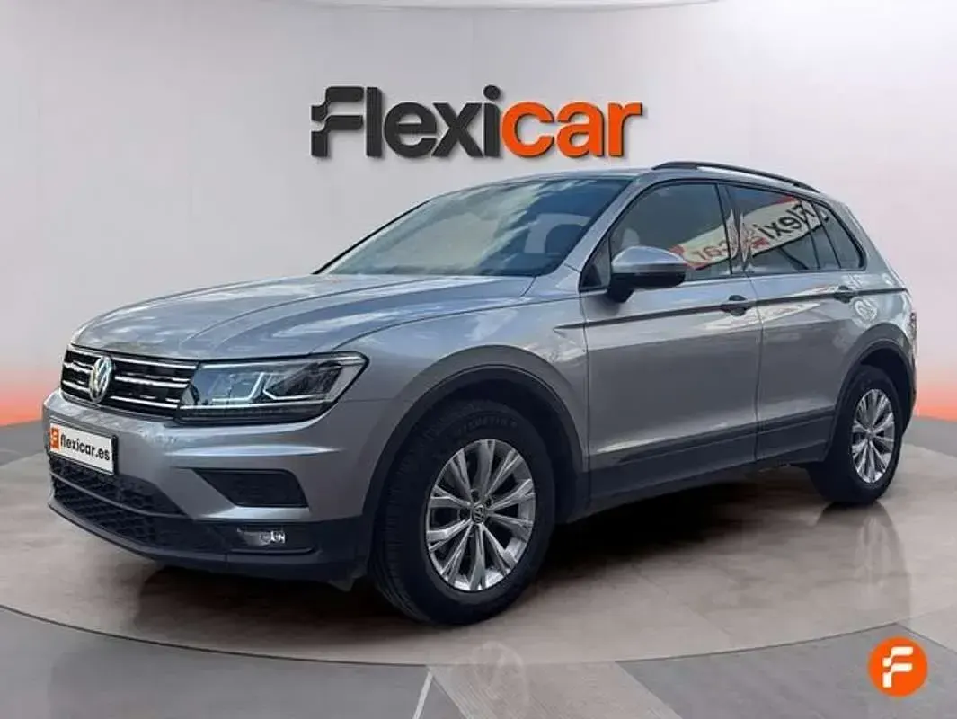 Usado VW Tiguan Edition 125 CV (91 kW) 2017 Gris SUV