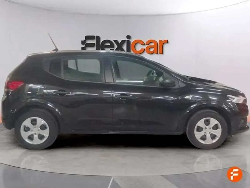 Usado Dacia Sandero Essentiel 101 CV (74 kW) 2023 Negro Utilitario