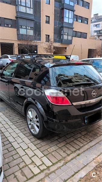 Usado Opel Astra Enjoy 100 CV (73 kW) 2007 Negro Berlina