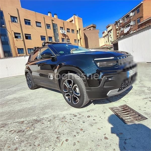 Usado Jeep Avenger Summit 100 HP (73 kW) 2024 Preto SUV