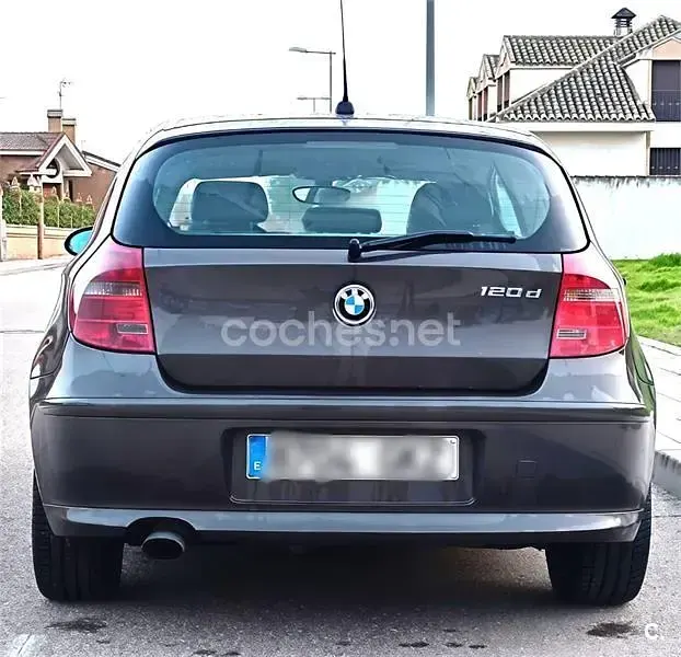 Usado BMW 120 177 CV (130 kW) 2009 Violeta / lila Utilitario