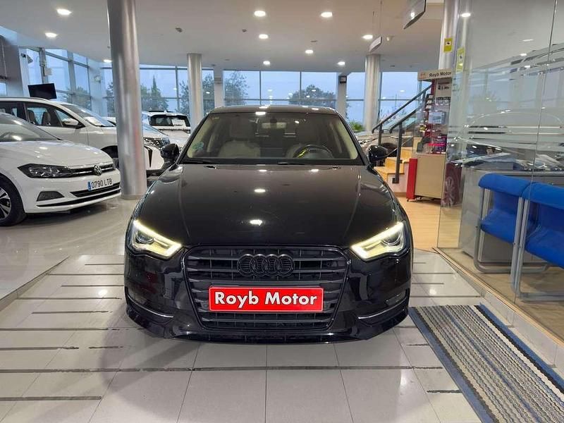 Usado Audi A3 Sportback Premium 116 CV (85 kW) 2015 Naranja Utilitario