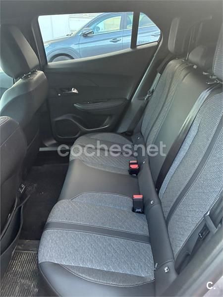 Usado Peugeot 2008 Allure 100 CV (73 kW) 2024 Gris / plata SUV