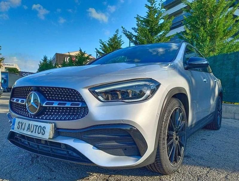 Plateado Usado 2021 Mercedes GLA45 AMG AMG SUV | 33.200 € - Imagen 1/4