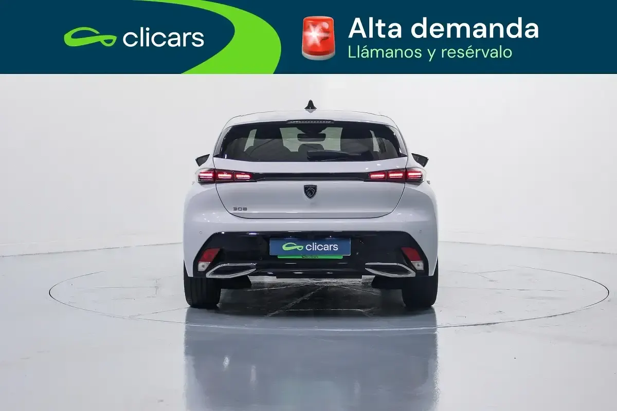 Używany Peugeot 308 Allure 136 KM (100 kW) 2025 Biały Sedan/Limuzyna