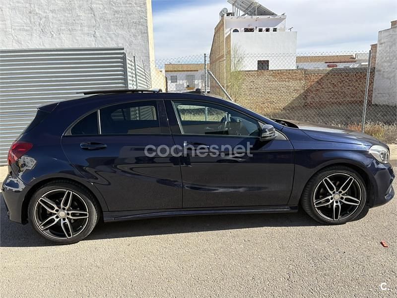 Azul Usado 2017 Mercedes A200 AMG line Berlina | 20.500 € (Precio justo) - Imagen 1/4