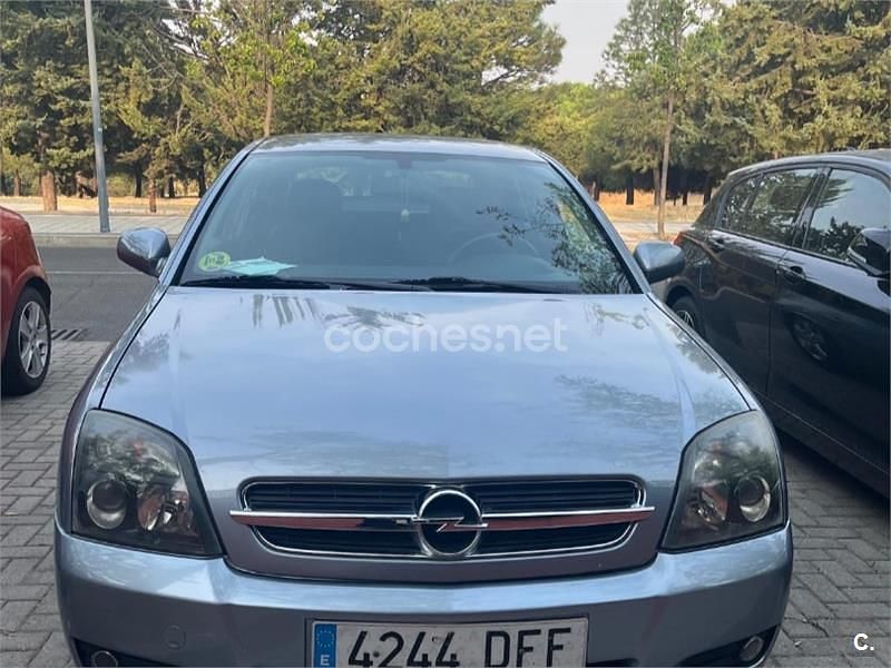 Gris / plata Usado 2004 Opel Vectra Comfort Berlina | 3200 € (Precio justo) - Imagen 1/4
