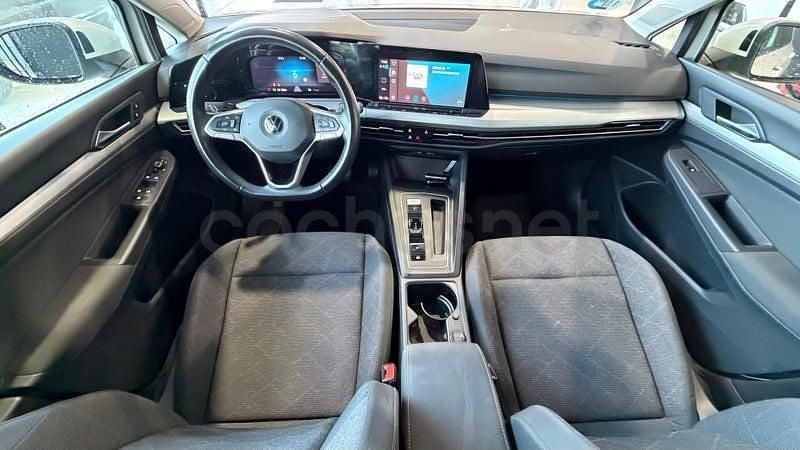 Usado VW Golf VIII 110 CV (80 kW) 2021 Blanco Familiar