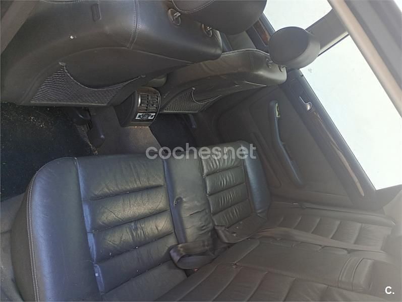 Usado Audi A6 155 CV (114 kW) 2003 Gris / plata Familiar