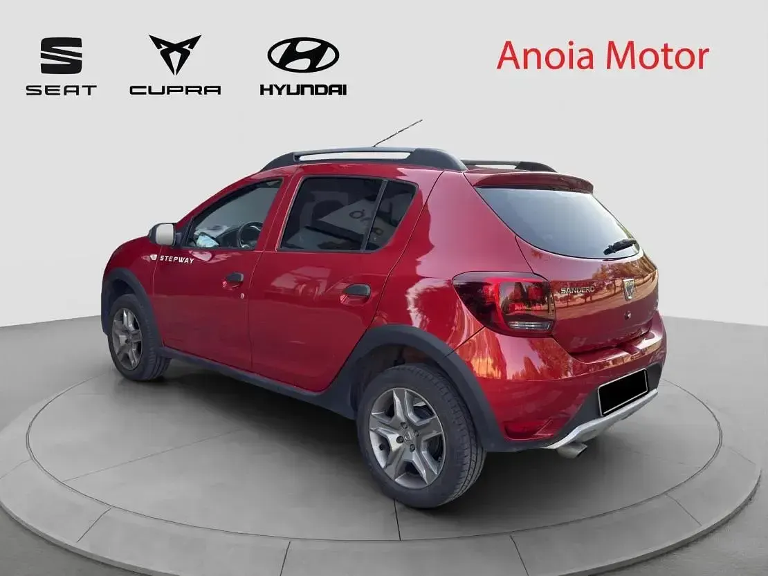 Usado Dacia Sandero Essentiel 90 CV (66 kW) 2018 Rojo Berlina