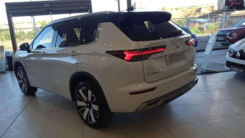 Nuevo Mitsubishi Outlander P-HEV Edition 306 CV (225 kW) 2025 Blanco SUV