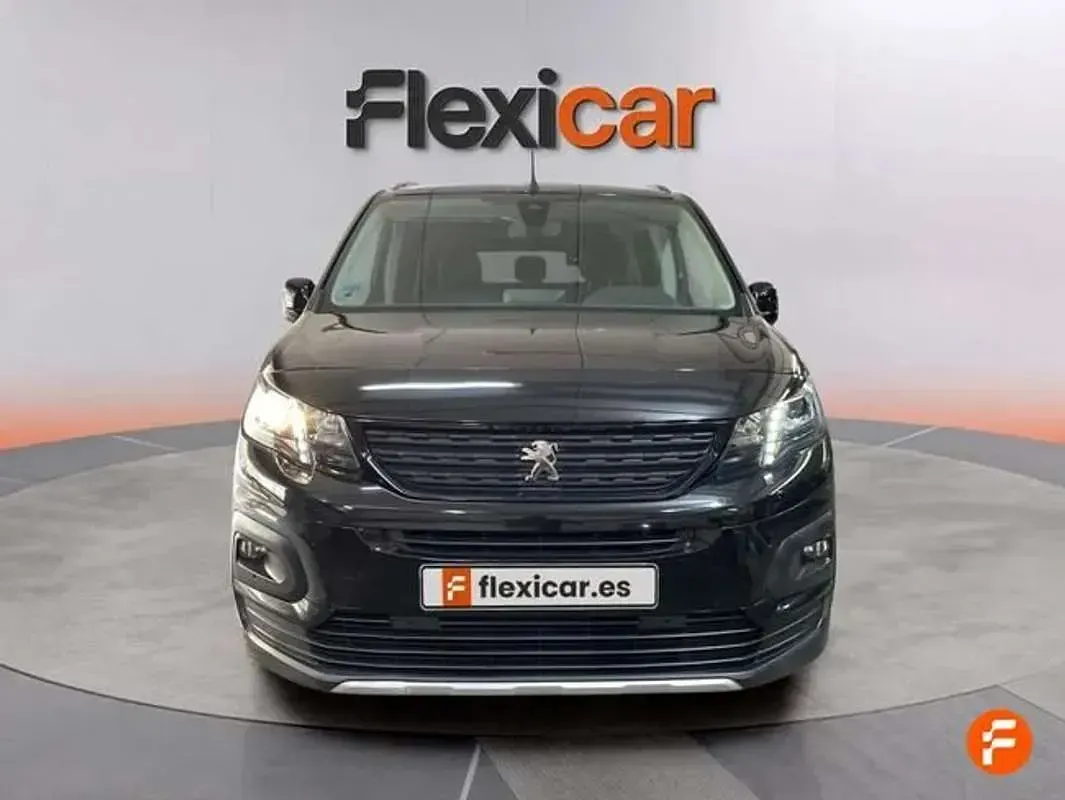 Usado Peugeot Rifter Allure 101 CV (74 kW) 2023 Negro Monovolumen