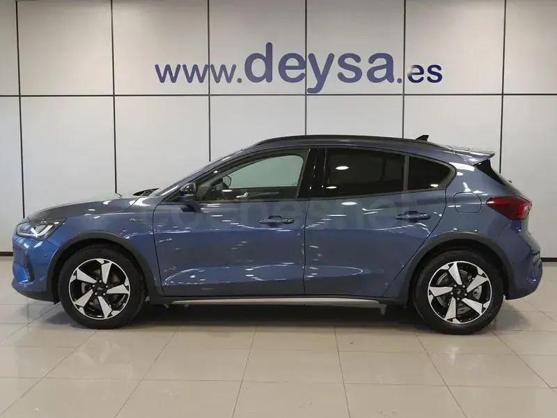 Usado Ford Focus Active X 125 CV (91 kW) 2022 Azul Berlina