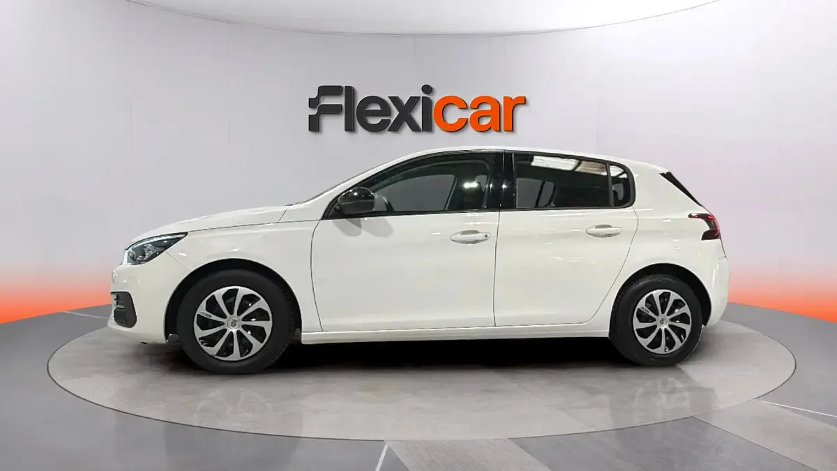 Usado Peugeot 308 Business-Line 100 CV (73 kW) 2018 Blanco Berlina