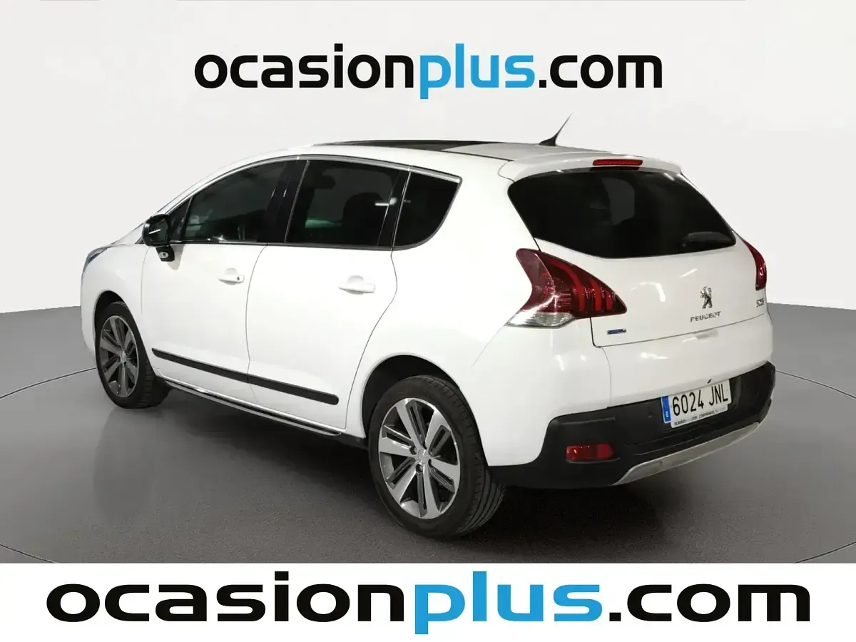Usado Peugeot 3008 Allure 131 CV (96 kW) 2016 Blanco Monovolumen