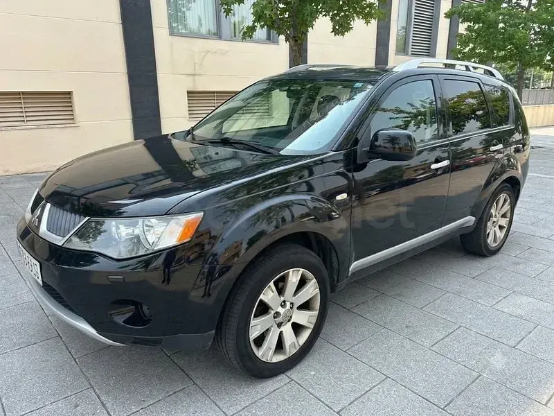 Usado Mitsubishi Outlander Plus 156 CV (114 kW) 2009 Negro SUV