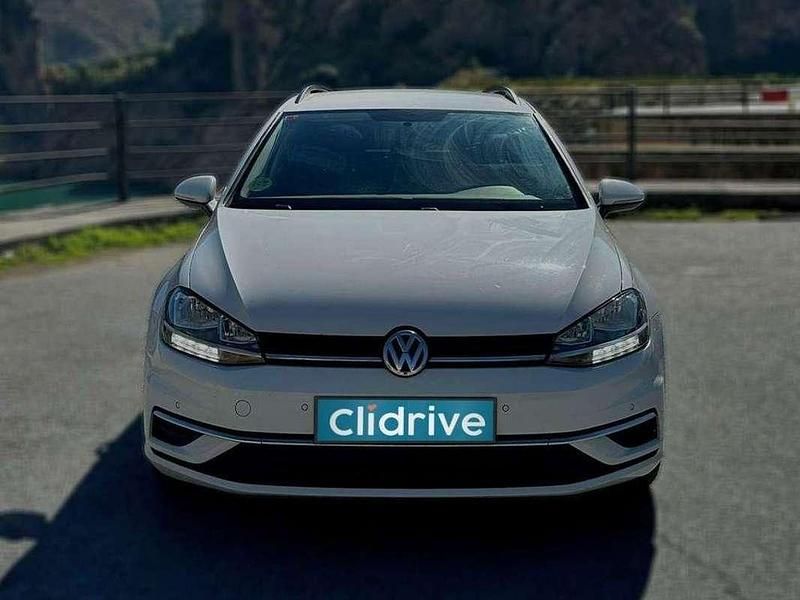 Usado VW Golf VII Advance 116 CV (85 kW) 2019 Blanco Familiar
