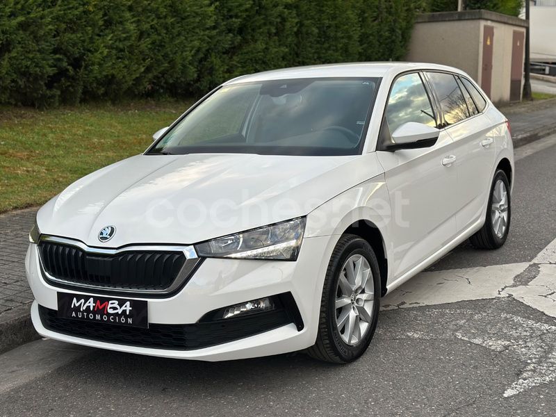 Blanco Usado 2020 Skoda Scala Style Utilitario | 16.490 € (Precio justo) - Imagen 1/4